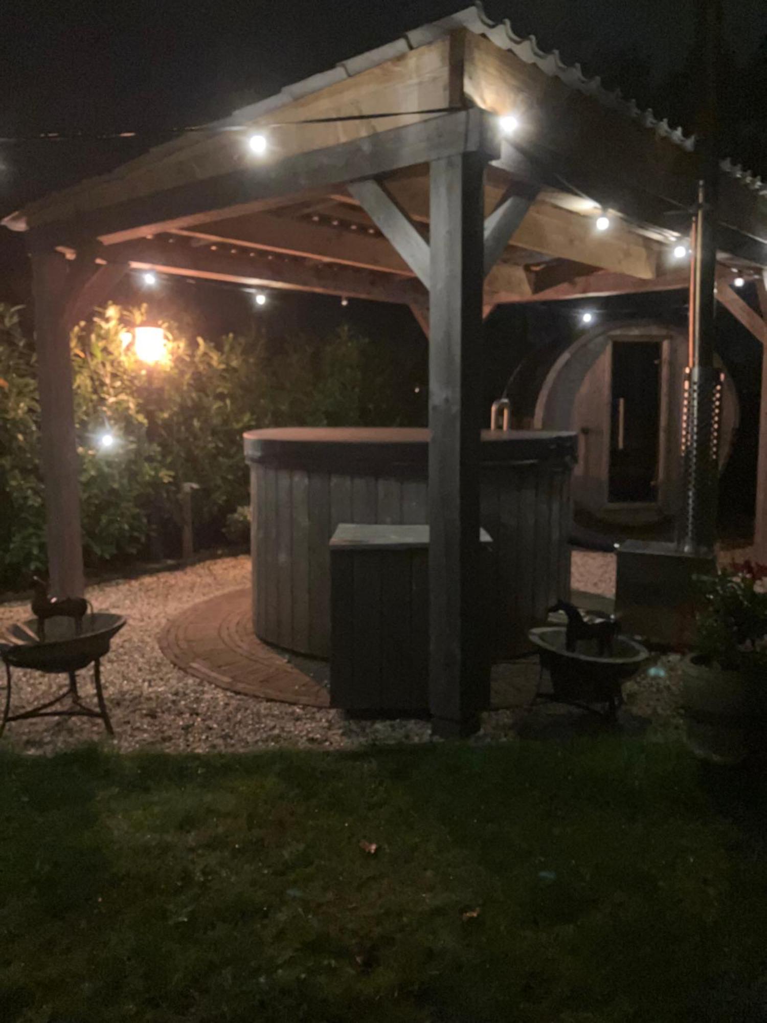 Bed & Breakfast Hoeve Happiness - Ontbijt Inbegrepen - Wellness Aanwezig Voorthuizen Eksteriør bilde