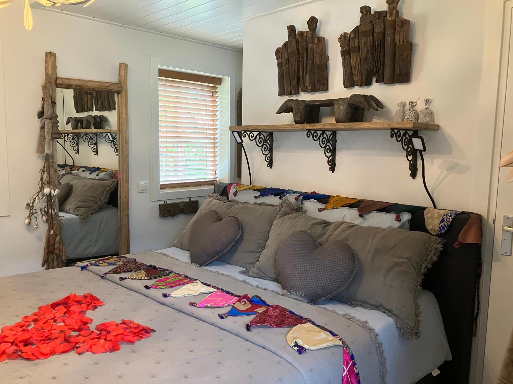 Bed & Breakfast Hoeve Happiness - Ontbijt Inbegrepen - Wellness Aanwezig Voorthuizen Eksteriør bilde